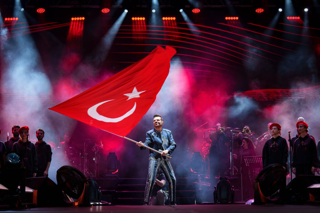 Image for KENAN DOĞULU’nun 100.Yıl Cumhuriyet Konseri İzmir’de gerçekleşti…