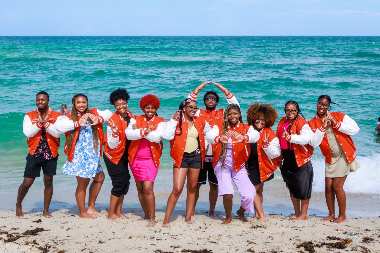 Golin PRep School students at a beach